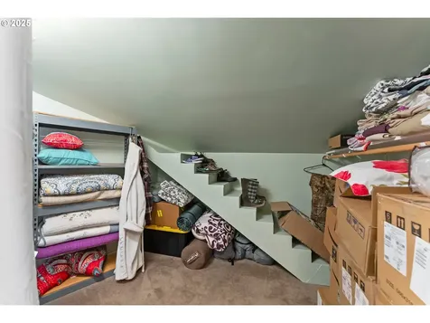 2104 NW Calkins Avenue Roseburg OR 97471