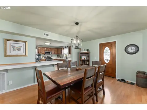 2104 NW Calkins Avenue Roseburg OR 97471