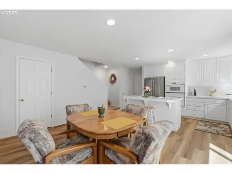 425 NE Roth Street Portland OR 97211