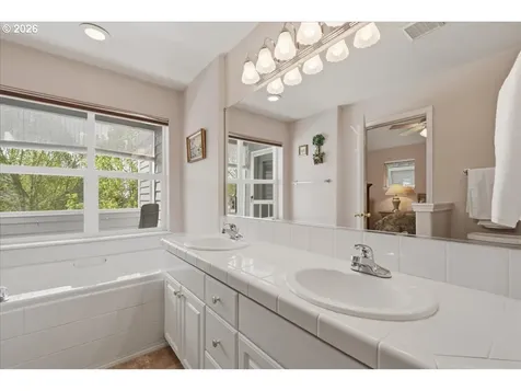 425 NE Roth Street Portland OR 97211