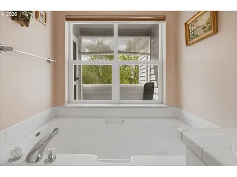 425 NE Roth Street Portland OR 97211