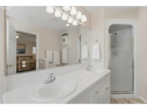 425 NE Roth Street Portland OR 97211