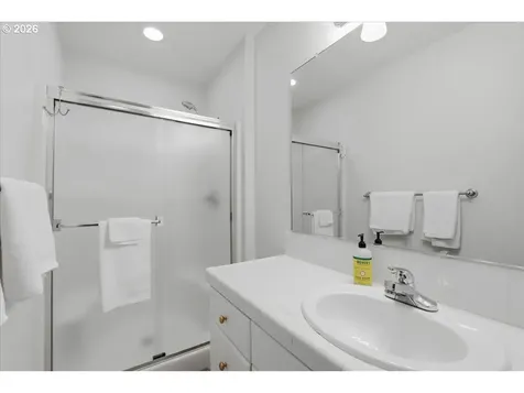 425 NE Roth Street Portland OR 97211