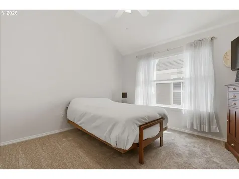 425 NE Roth Street Portland OR 97211