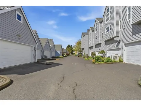 425 NE Roth Street Portland OR 97211