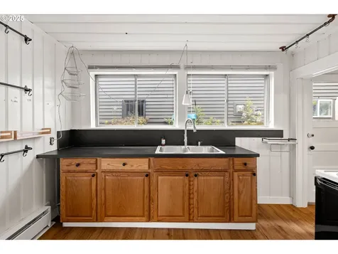 225 SW Bancroft Street Portland OR 97239