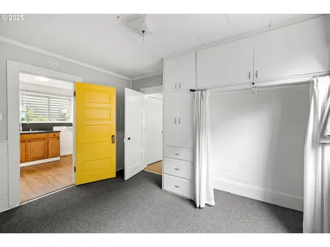 225 SW Bancroft Street Portland OR 97239