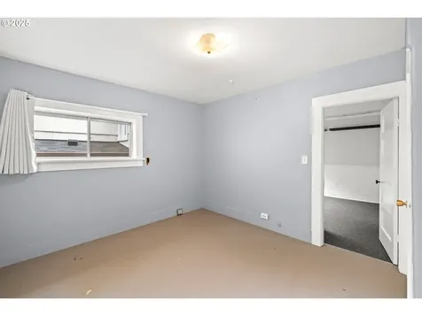 225 SW Bancroft Street Portland OR 97239