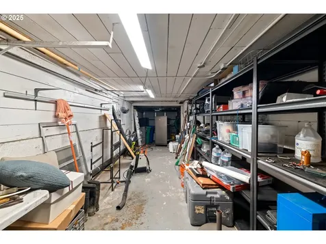 225 SW Bancroft Street Portland OR 97239