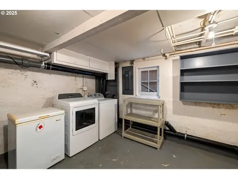225 SW Bancroft Street Portland OR 97239