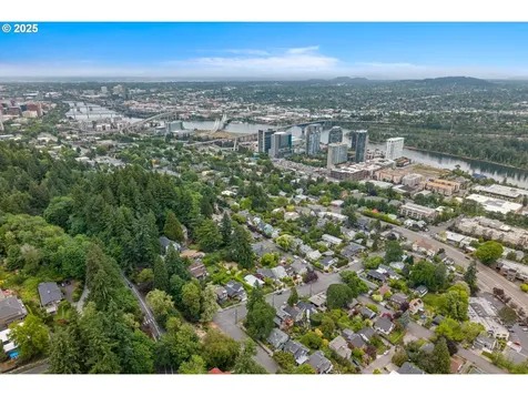 225 SW Bancroft Street Portland OR 97239