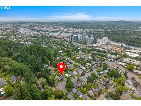 225 SW Bancroft Street Portland OR 97239