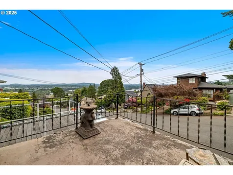 225 SW Bancroft Street Portland OR 97239