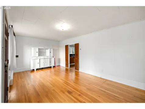 225 SW Bancroft Street Portland OR 97239