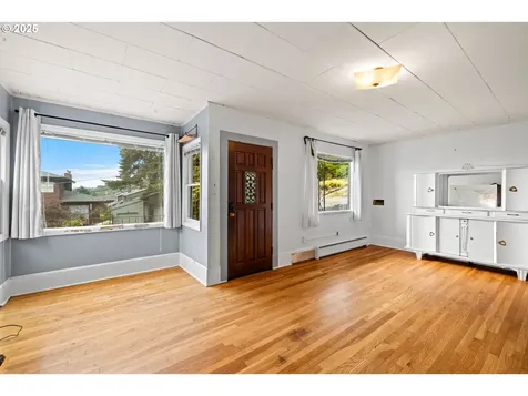 225 SW Bancroft Street Portland OR 97239