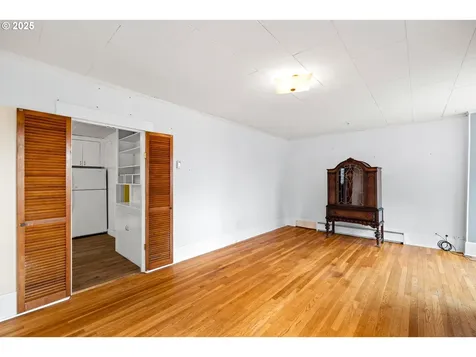225 SW Bancroft Street Portland OR 97239