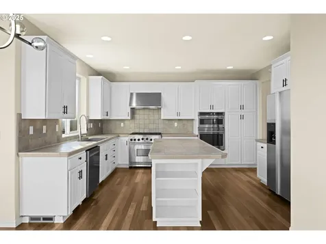11018 SE Lenore Street Happy Valley OR 97086