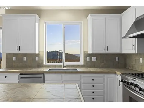 11018 SE Lenore Street Happy Valley OR 97086