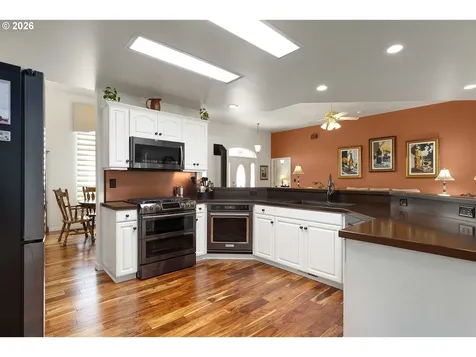 402 Martha Drive Winchester OR 97495