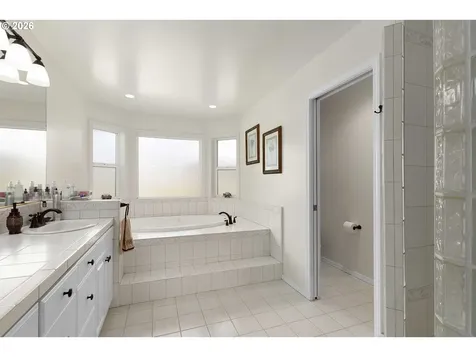 402 Martha Drive Winchester OR 97495