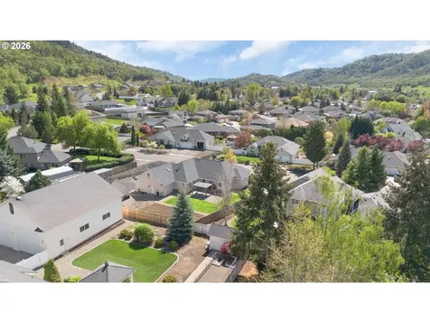 402 Martha Drive Winchester OR 97495