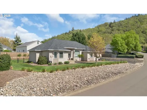 402 Martha Drive Winchester OR 97495