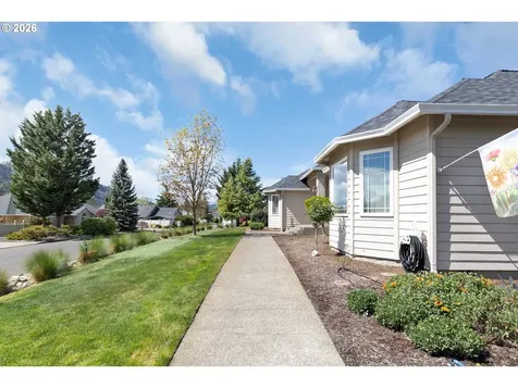 402 Martha Drive Winchester OR 97495