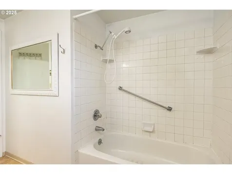 2074 Monterey Lane Eugene OR 97401
