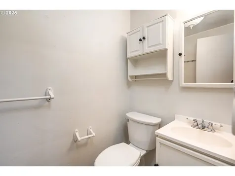2074 Monterey Lane Eugene OR 97401