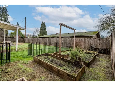 2074 Monterey Lane Eugene OR 97401