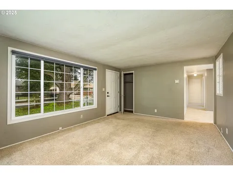 2074 Monterey Lane Eugene OR 97401