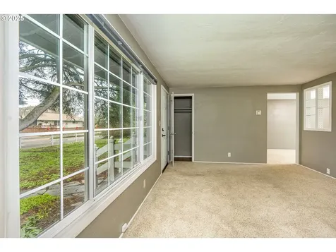 2074 Monterey Lane Eugene OR 97401