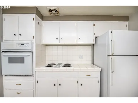 2074 Monterey Lane Eugene OR 97401