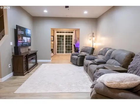 786 North View Drive Winchester OR 97495