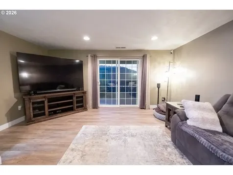 786 North View Drive Winchester OR 97495