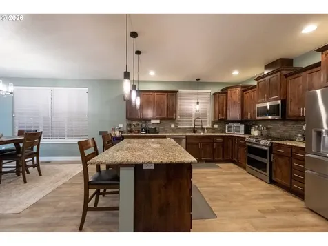 786 North View Drive Winchester OR 97495