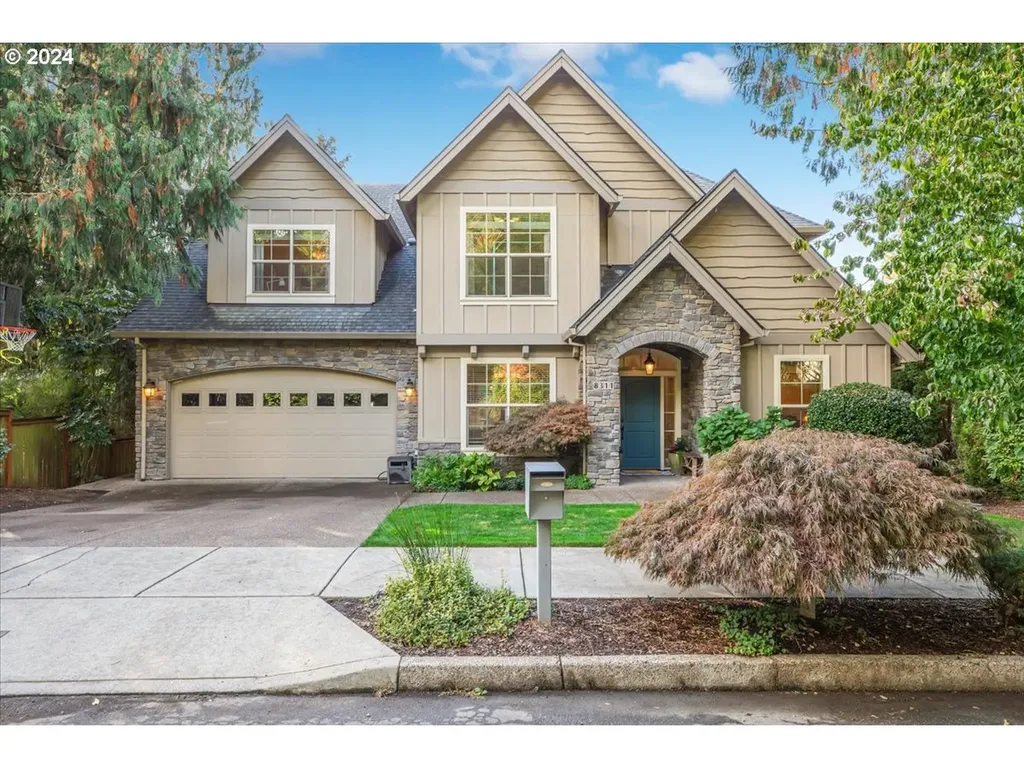 8311 SW 42nd Avenue Portland OR 97219