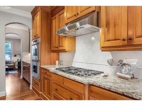 8311 SW 42nd Avenue Portland OR 97219