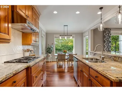 8311 SW 42nd Avenue Portland OR 97219