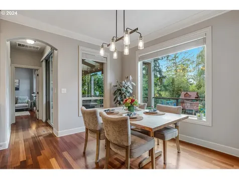 8311 SW 42nd Avenue Portland OR 97219