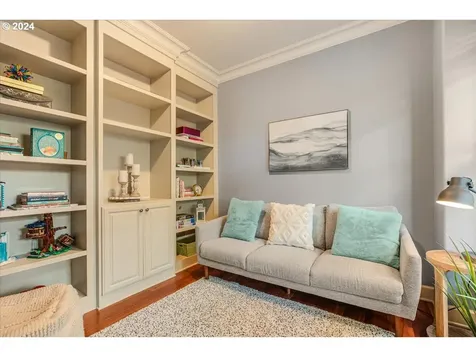 8311 SW 42nd Avenue Portland OR 97219