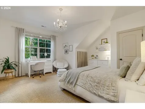 8311 SW 42nd Avenue Portland OR 97219
