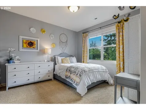 8311 SW 42nd Avenue Portland OR 97219