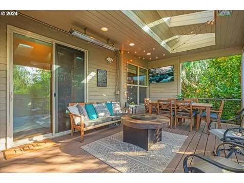 8311 SW 42nd Avenue Portland OR 97219