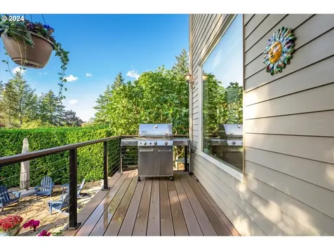 8311 SW 42nd Avenue Portland OR 97219