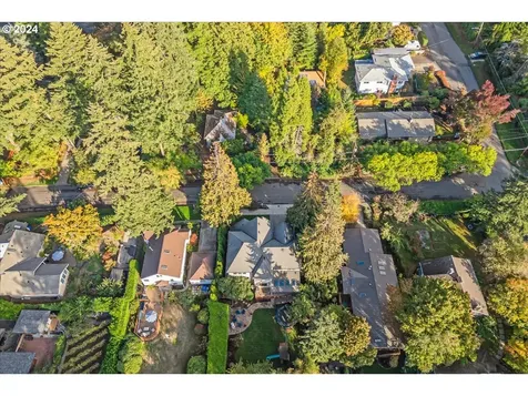 8311 SW 42nd Avenue Portland OR 97219