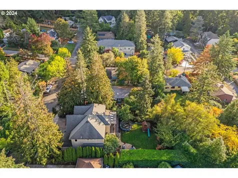 8311 SW 42nd Avenue Portland OR 97219