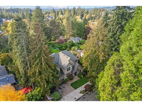 8311 SW 42nd Avenue Portland OR 97219