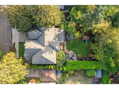 8311 SW 42nd Avenue Portland OR 97219
