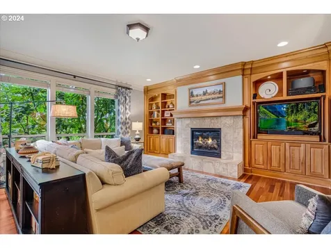 8311 SW 42nd Avenue Portland OR 97219